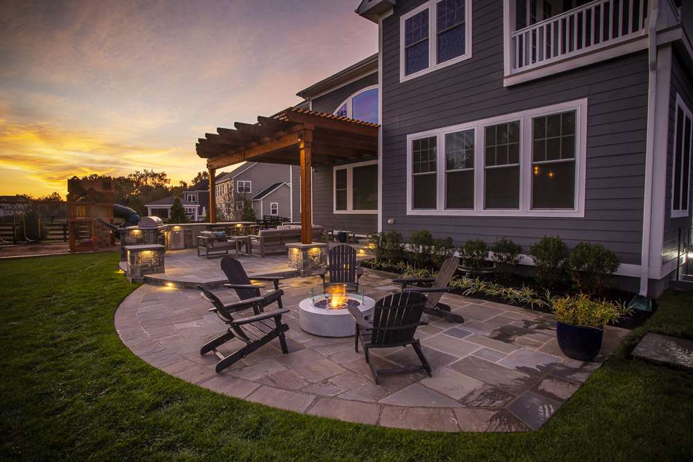 Premium outdoor living hardscape patio and fire pit in Sioux Falls SD